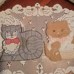 Vintage Embroidered Gray And Brown Cat Hot Pad/Potholder